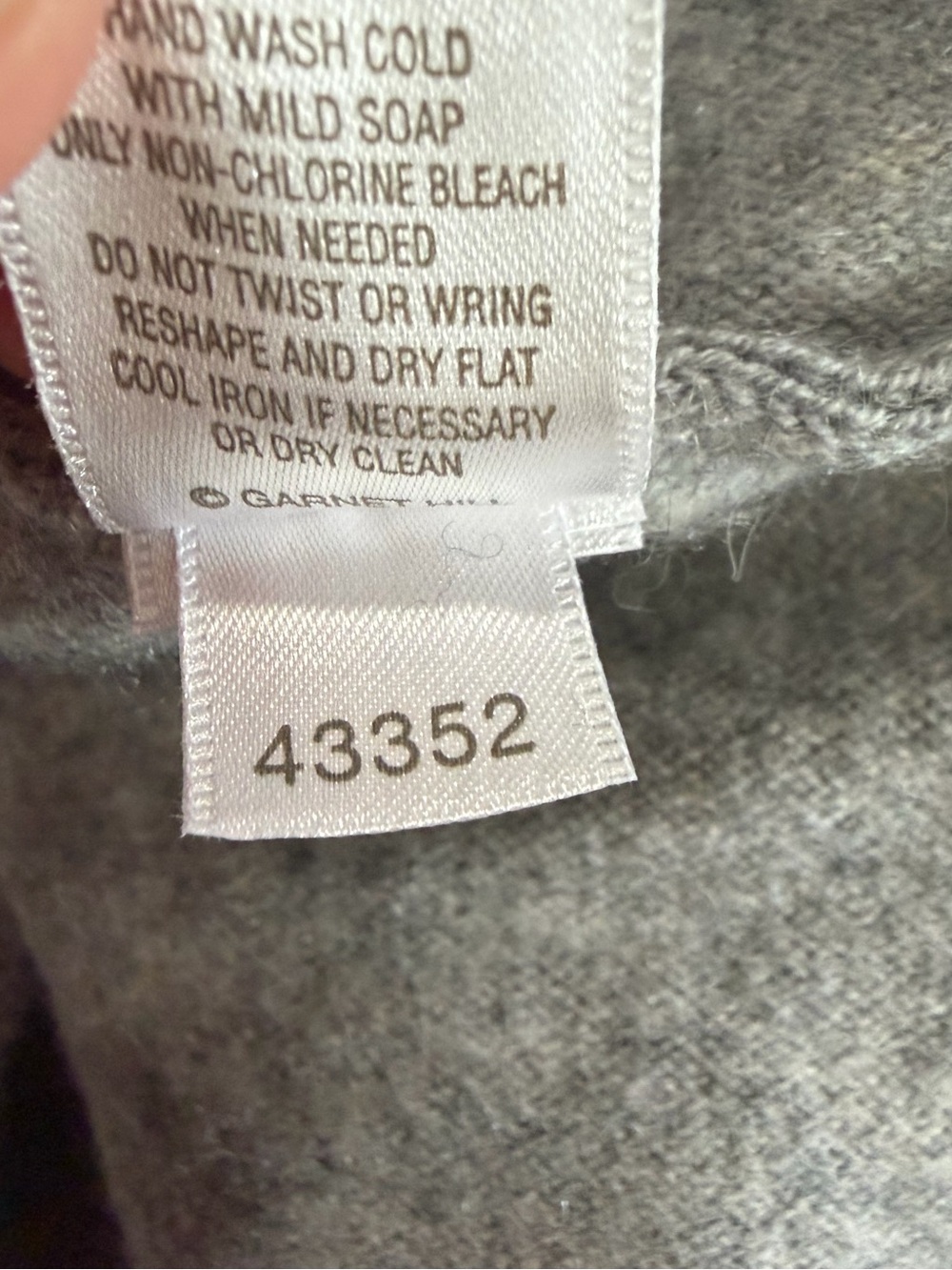 Garnet Hill Essential Cashmere V-Neck Sweater - Picture 13 of 13